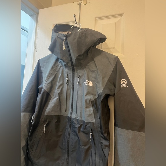 The North Face Women's Summit L5 Fuseform Gore-Tex C-Knit Jacket - Picture 2 of 7